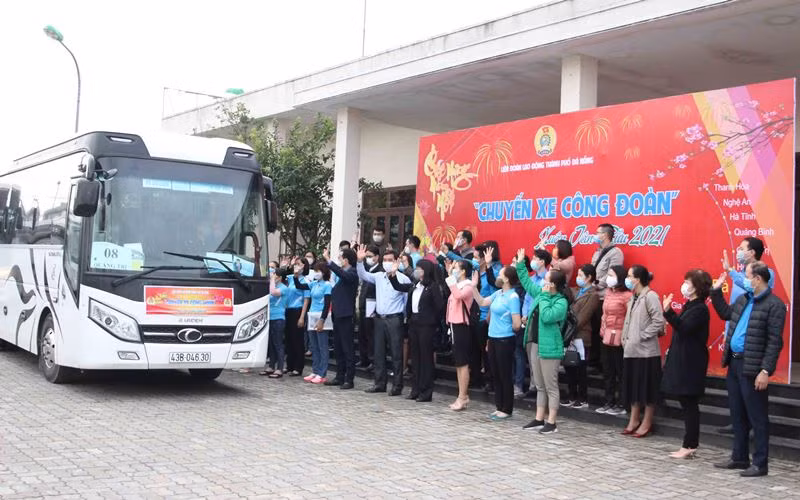 Nghĩa tình những “Chuyến xe công đoàn” -0