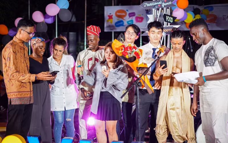 Trường Quốc tế thu hút sinh viên từ nhiều quốc tịch khác nhau. (Ảnh: Đại học Quốc gia Hà Nội)