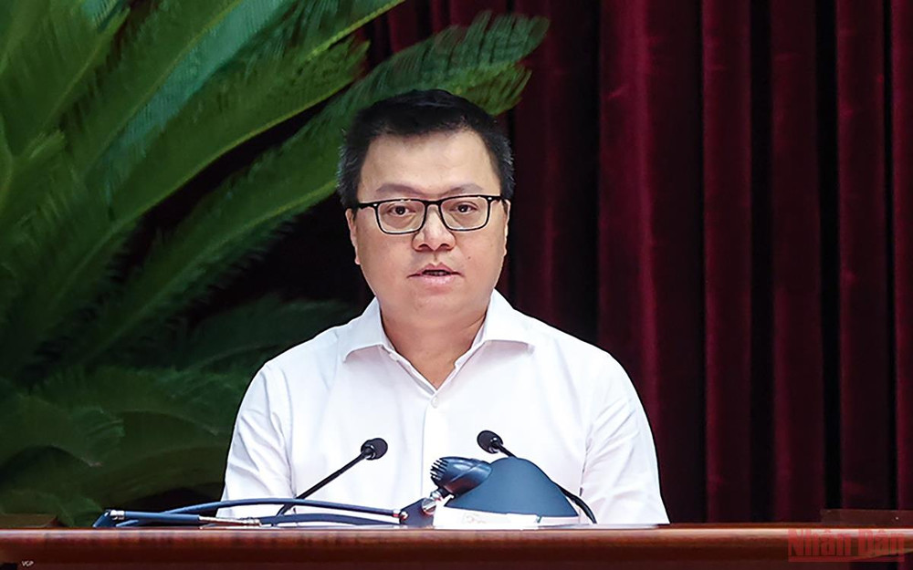 Tổng biên tập Báo Nhân Dân Lê Quốc Minh trình bày tham luận tại Hội nghị. Hình ảnh Hội nghị toàn quốc tổng kết 10 năm công tác phòng, chống tham nhũng, tiêu cực -0