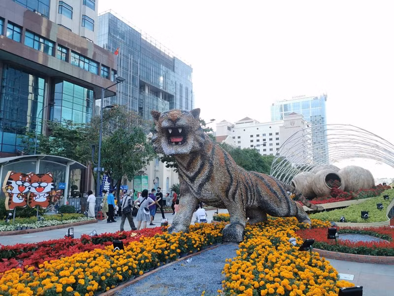 Đường hoa Nguyễn Huệ 2022 mở cửa đến mùng 6 Tết -0