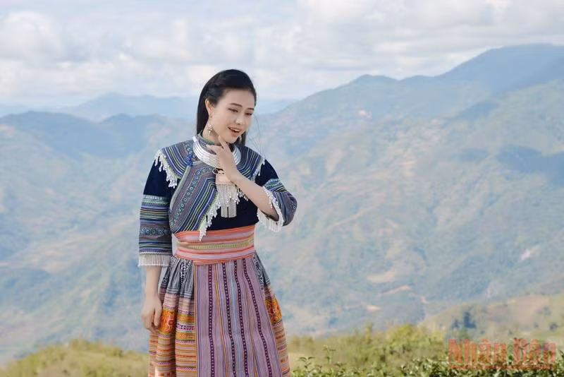 Lương Hải Yến ra mắt MV “Chắp cánh tương lai” nhân kỷ niệm 3 năm đăng quang Quán quân Sao mai -0