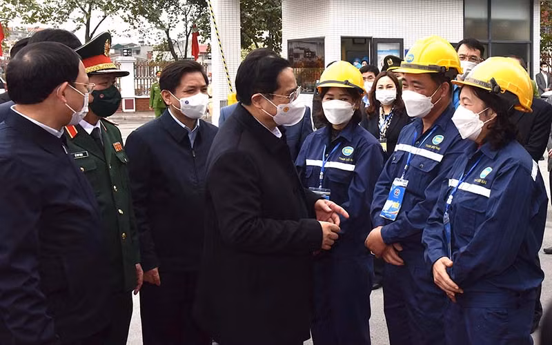 Thủ tướng Phạm Minh Chính chúc Tết cán bộ, công nhân, người lao động ngành Than tại Công ty cổ phần Than Đèo Nai thuộc Tập đoàn Công nghiệp Than-Khoáng sản Việt Nam.