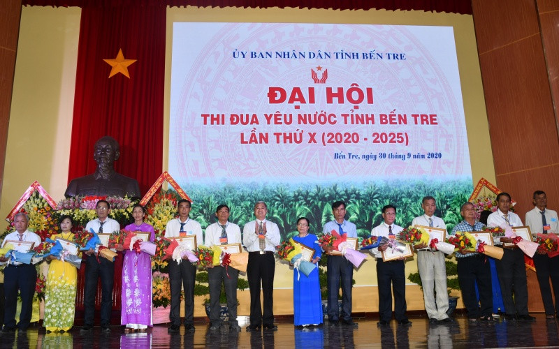 Đại hội Thi đua yêu nước tỉnh Hà Giang và Bến Tre ảnh 1 Đại hội Thi đua yêu nước tỉnh Hà Giang lần thứ VI -0