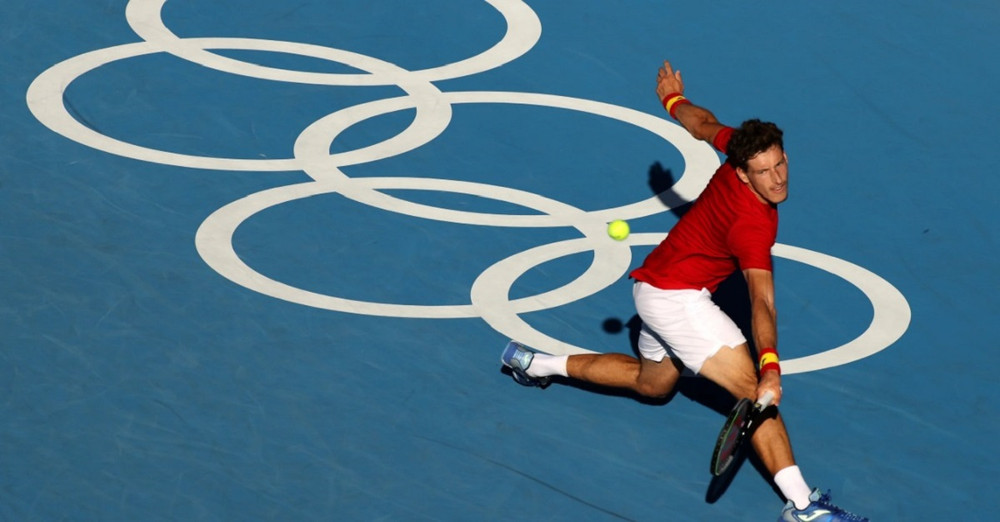 Carreno Busta có tấm huy chương Olympic đầu tiên trong sự nghiệp sau khi đánh bại tay vợt số 1 thế giới Novak Djokovic. (Ảnh: Getty Images) Djokovic thất bại toàn tập tại Olympic Tokyo 2020 -0