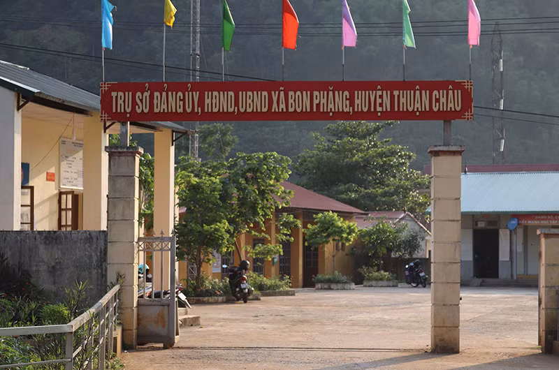 Xã Bon Phặng là một trong những xã của huyện Thuận Châu nằm ngay cạnh Quốc lộ 6.