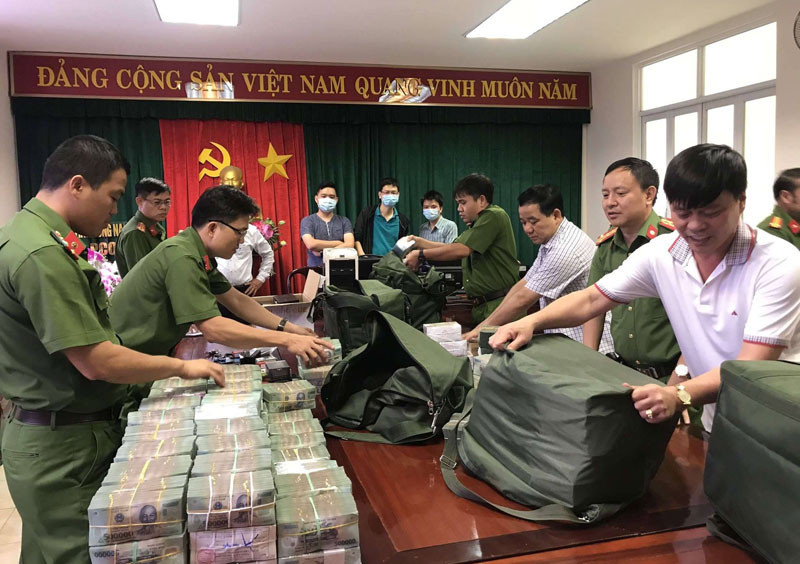 Thu giữ tang vật hơn 100 tỷ đồng. Triệt phá đường dây sản xuất xăng giả quy mô lớn ở phía nam -0