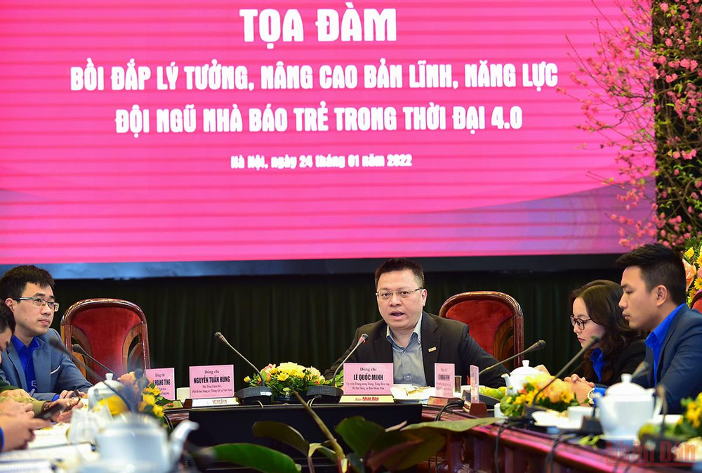 Đồng chí Lê Quốc Minh trả lời câu hỏi của các phóng viên trẻ. (Ảnh: Thành Đạt) Bồi đắp lý tưởng, bản lĩnh và năng lực của nhà báo trẻ trong thời đại mới -0