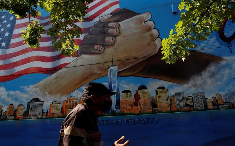 Bức tranh tưởng niệm nạn nhân của sự kiện 11/9 tại thành phố New York, Mỹ. (Ảnh: Reuters)