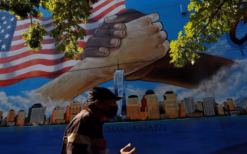 Bức tranh tưởng niệm nạn nhân của sự kiện 11/9 tại thành phố New York, Mỹ. (Ảnh: Reuters)