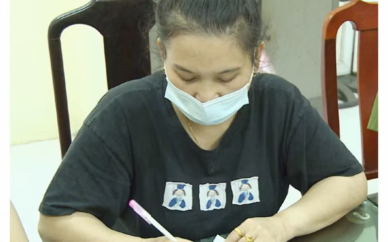 Đối tượng Phùng Thị Nga tại Cơ quan điều tra.