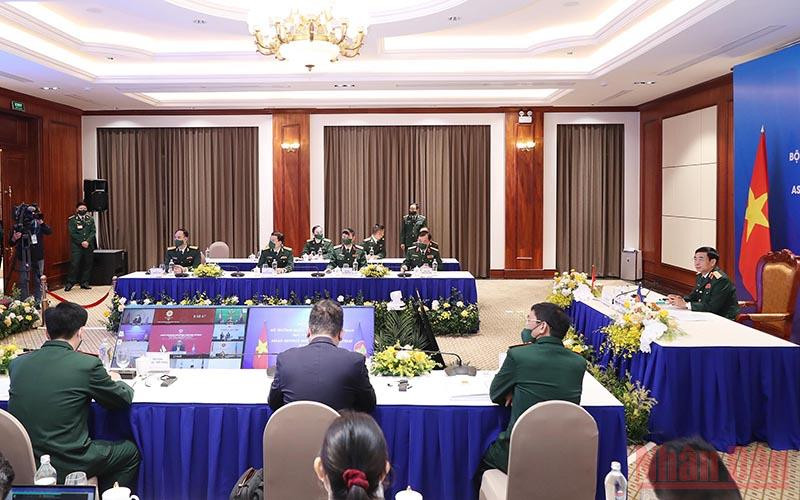 Đoàn cán bộ Bộ Quốc phòng Việt Nam tham dự Hội nghị hẹp Bộ trưởng Quốc phòng các nước ASEAN, tại điểm cầu Hà Nội. (Ảnh: TRỌNG ĐỨC) Tạo khuôn khổ cho đối thoại và tham vấn cấp Bộ trưởng Quốc phòng trong ASEAN -0