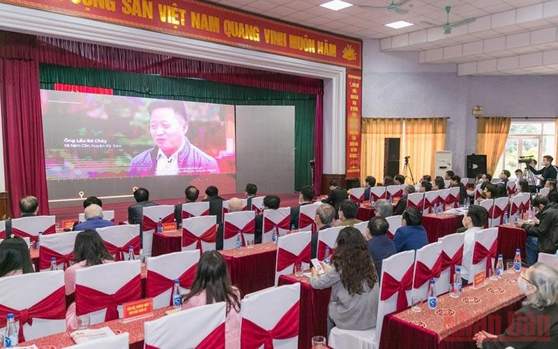 Toàn cảnh buổi gặp mặt, tọa đàm nhân kỷ niệm 60 năm thành lập Báo Nghệ An. (Ảnh: ĐỨC ANH) Báo Nghệ An – Ngọn cờ tư tưởng trên quê hương Bác Hồ kính yêu -0