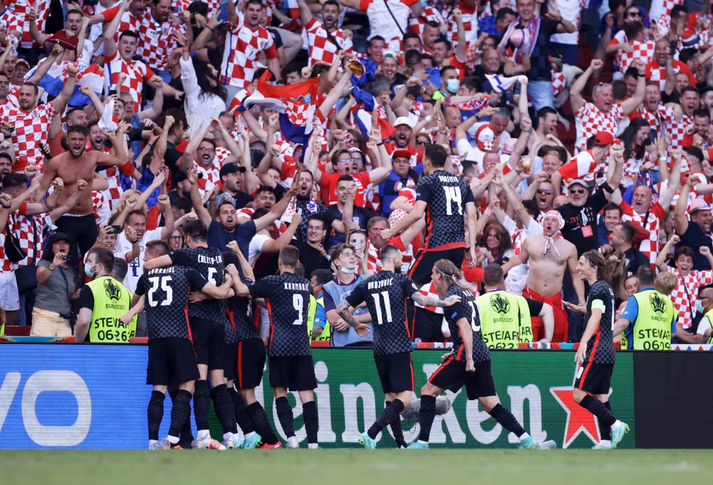 Tây Ban Nha 5 - 3 Croatia: Cơn mưa bàn thắng trên sân Parken -0