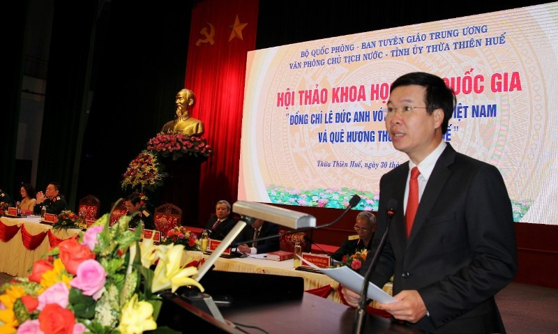 Đồng chí Võ Văn Thưởng, Trưởng Ban Tuyên giáo T.Ư, phát biểu tại hội thảo. Đại tướng Lê Đức Anh - Người hết lòng phụng sự Tổ quốc, phục vụ nhân dân -0