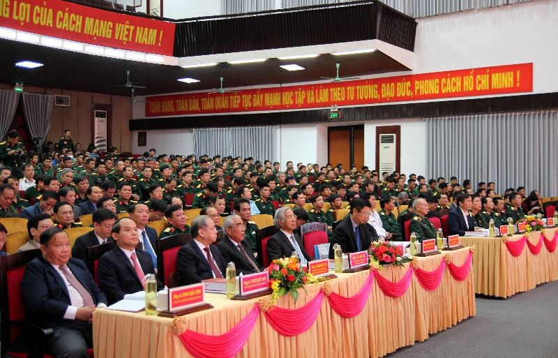 Hội thảo thu hút đông đảo các đồng chí cán bộ lão thành cách mạng, các nhà khoa học, các tướng lĩnh, sĩ quan QĐND và đại diện gia đình Chủ tịch nước, Đại tướng Lê Đức Anh. Đại tướng Lê Đức Anh - Người hết lòng phụng sự Tổ quốc, phục vụ nhân dân -0