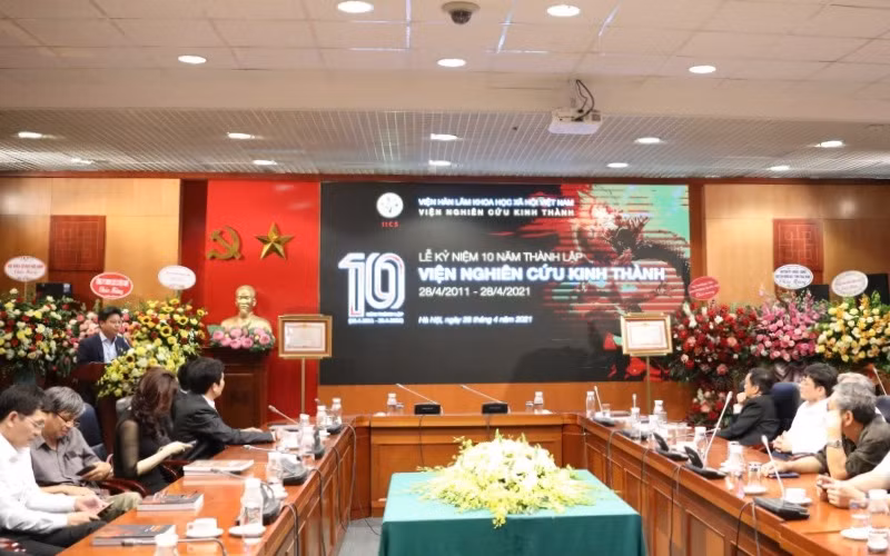 1.	Lễ kỷ niệm 10 năm thành lập Viện Nghiên cứu Kinh thành (28-4-2011 - 28-4-2021).