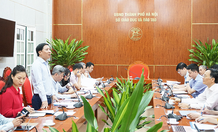 Quang cảnh buổi làm việc.