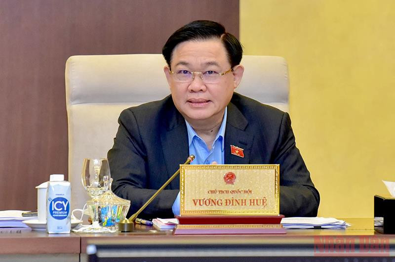 Chủ tịch Quốc hội Vương Đình Huệ phát biểu cho ý kiến vào nội dung phiên họp. (Ảnh: DUY LINH)