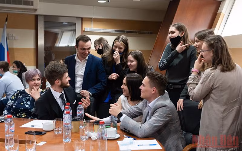 Diễn đàn Kinh tế phương Đông: Cơ hội cho người trẻ -0