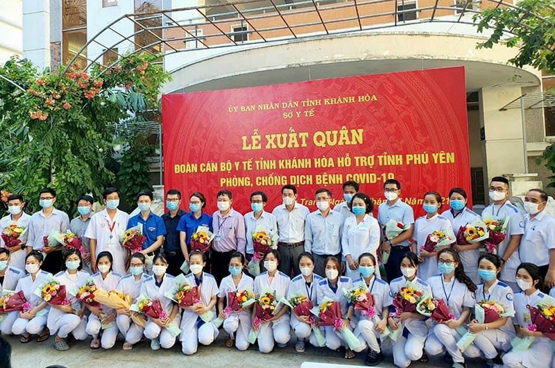 Đoàn công tác ngành y tế tỉnh Khánh Hòa xuất quân hỗ trợ Phú Yên chống dịch Covid-19. Có 197 ca nhiễm, nhiều địa phương, đơn vị tiếp tục hỗ trợ Phú Yên chống dịch -0