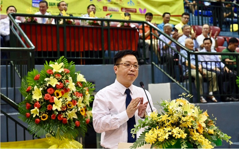 Đồng chí Quế Đình Nguyên, Phó Tổng Biên tập Báo Nhân Dân, Trưởng ban Chỉ đạo Giải phát biểu ý kiến tại lễ khai mạc. Khai mạc Giải vô địch bóng bàn toàn quốc Báo Nhân Dân lần thứ 38 năm 2020 -0