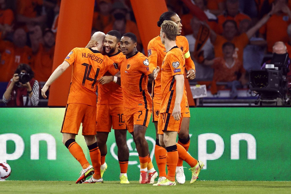 Hat-trick của Memphis Depay (số 10) giúp Hà Lan có chiến thắng thứ 2 liên tiếp chỉ trong vòng 4 ngày. (Ảnh: FIFA) Griezmann tỏa sáng, Pháp cắt chuỗi trận hòa thất vọng -0