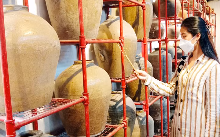 Gốm cổ kể chuyện dòng Hương -0