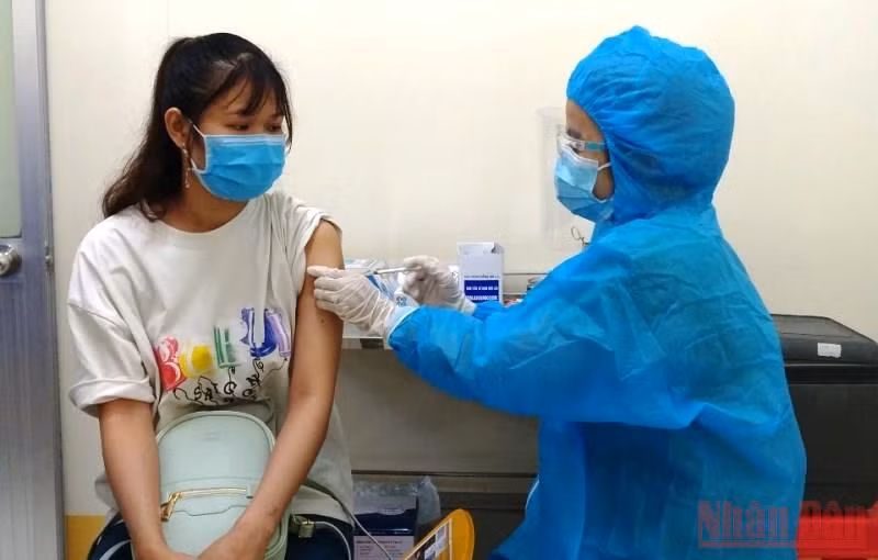 Tiêm ngừa vaccine Covid-19 cho người dân phường An Khánh, quận Ninh Kiều, TP Cần Thơ. (Ảnh: THANH TÂM)