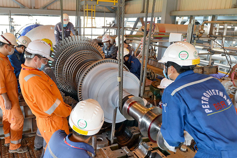 BSR thực hiện bảo dưỡng máy nén tại cụm phân xưởng RFCC. NMLD Dung Quất - Hành trình 51 ngày bảo dưỡng tổng thể -0