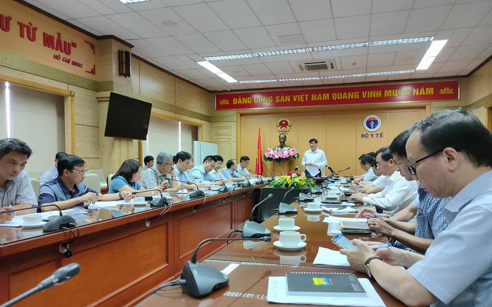 GS, TS Nguyễn Thanh Long, quyền Bộ trưởng Y tế phát biểu tại cuộc họp. (Ảnh: SK&ĐS)