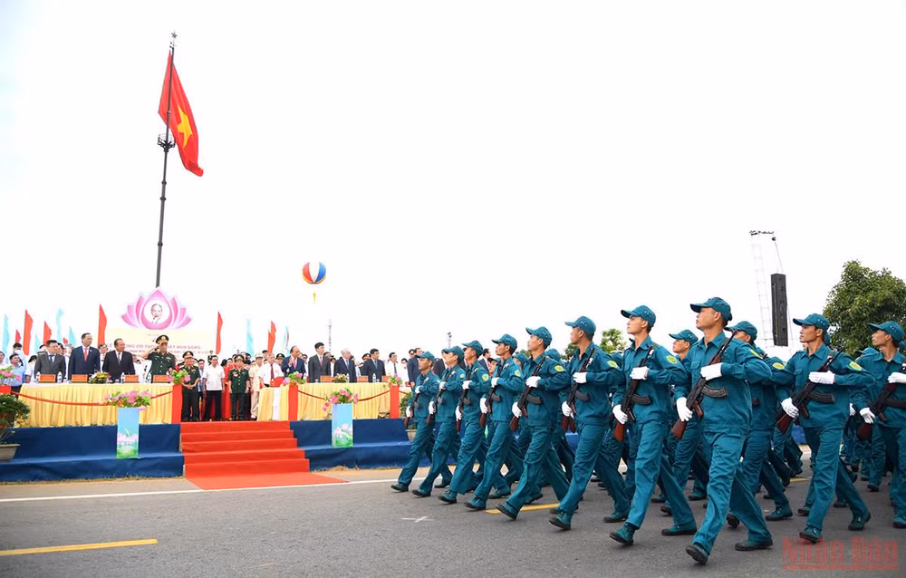 Chủ tịch nước Nguyễn Xuân Phúc dự Lễ thượng cờ thống nhất non sông -0