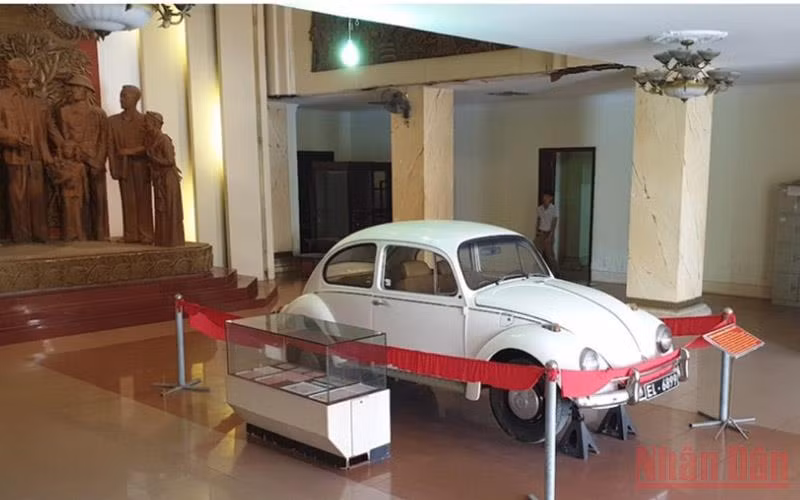 Chiếc xe ô-tô hiệu Volkswagen của Anh hùng Lực lượng vũ trang nhân dân Trần Văn Lai được trưng bày trang trọng tại Bảo tàng tỉnh Thái Bình.