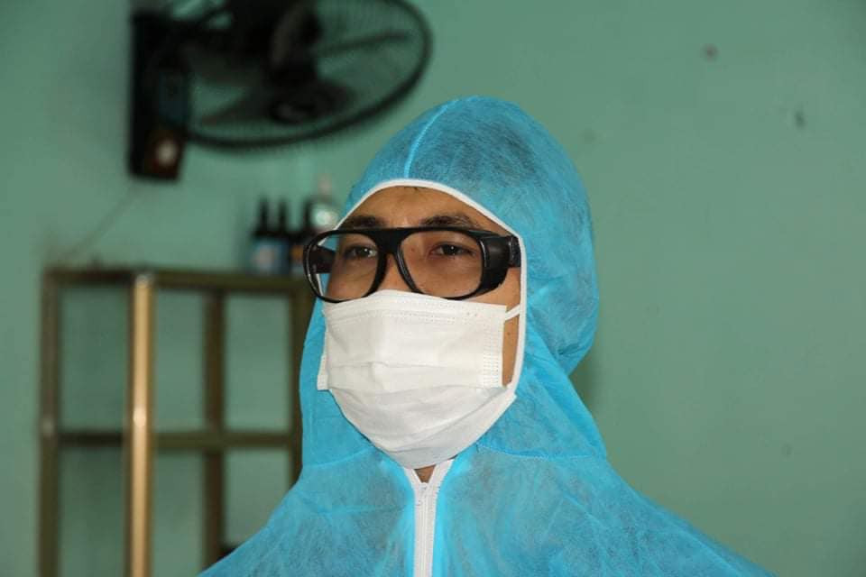 Anh Lưu Văn Khanh, nhân viên y tế thuộc Trung tâm Kiểm soát bệnh tật huyện Cẩm Giàng, Hải Dương. Tết xa nhà, nơi giữa tâm dịch -0