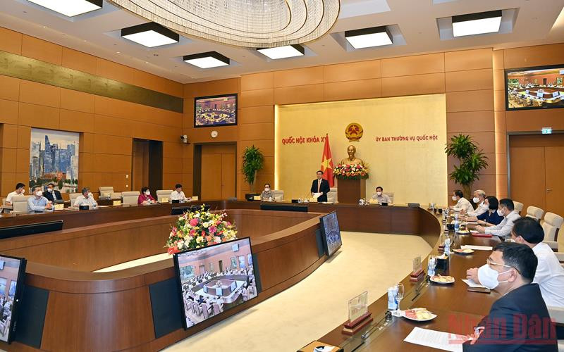 Toàn cảnh buổi làm việc. (Ảnh: Duy Linh) Tăng tính chủ động để Chính phủ, Thủ tướng Chính phủ và các địa phương phòng, chống dịch -0
