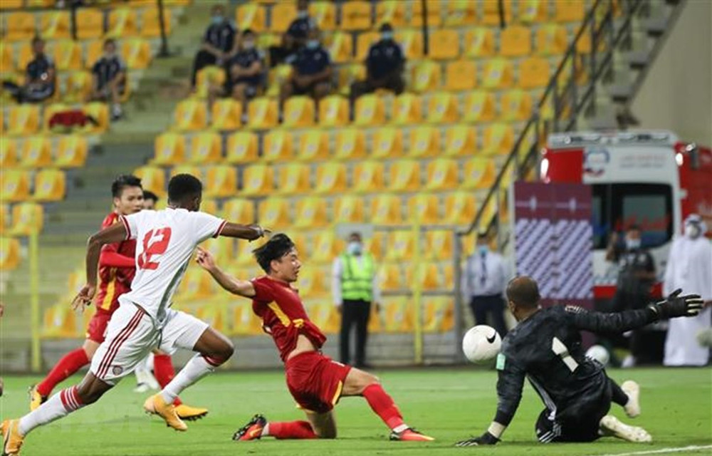 Minh Vương ghi bàn vào lưới tuyển UAE ở vòng loại thứ hai World Cup 2022 hồi tháng 6 vừa qua. (Ảnh: TTXVN) Trọng Hoàng và Minh Vương bỏ lỡ trận gặp Trung Quốc, Oman -0