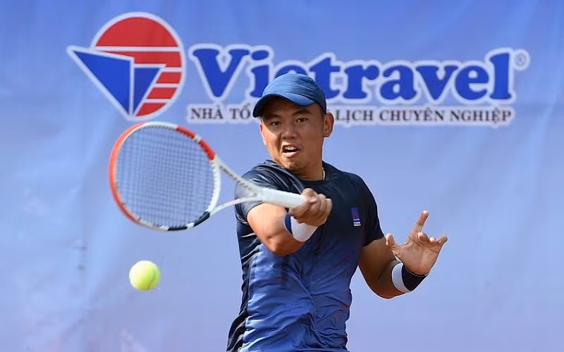 Lý Hoàng Nam ngược dòng thành công trước Phạm Minh Tuấn để giúp đội CLB Hải Đăng 1 đoạt vé vào chung kết nội dung đồng đội nam. (Ảnh: VTF)