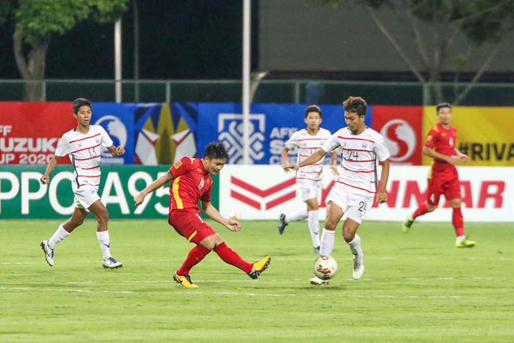 Quang Hải nâng tỷ số lên 4-0 cho đội tuyển Việt Nam. (Ảnh: VFF) (Hiệp 2) Việt Nam 4-0 Campuchia: Tiến Dũng, Quang Hải lập công -0
