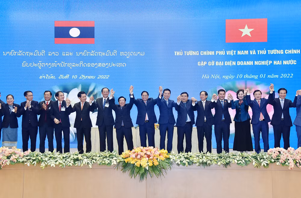 Thủ tướng Phạm Minh Chính và Thủ tướng Lào Phankham Viphavanh gặp gỡ doanh nghiệp hai nước -7