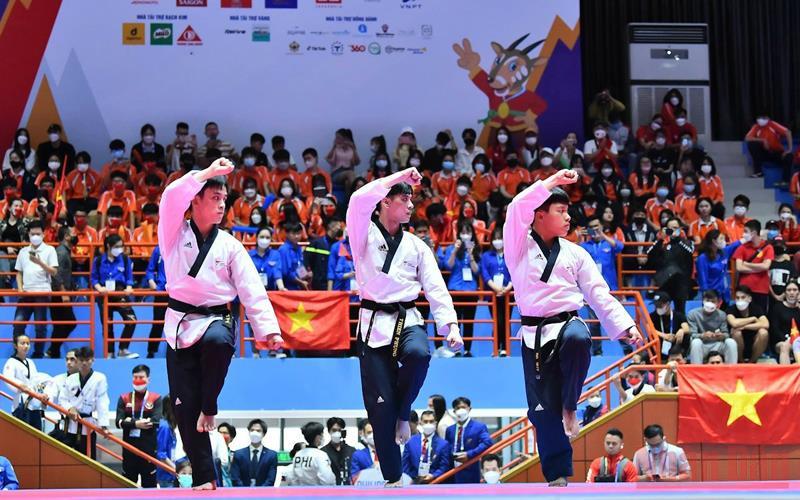 Phần trình diễn của đội Taekwondo Việt Nam mang về tấm Huy chương Vàng thứ 2 (Ảnh: THỦY NGUYÊN) Cập nhật SEA Games 31 ngày 16/5: Pencak Silat Việt Nam