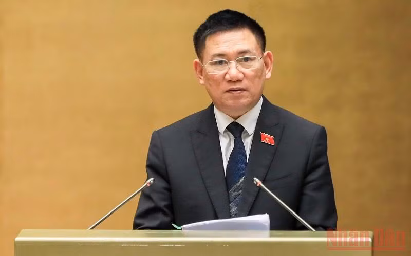 Bộ trưởng Tài chính Hồ Đức Phớc trình bày Báo cáo về công tác thực hành tiết kiệm, chống lãng phí năm 2021. (Ảnh: LINH NGUYÊN)