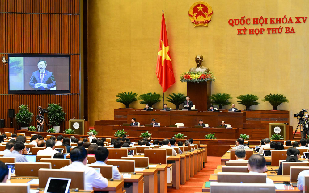 Chủ tịch Quốc hội Vương Đình Huệ phát biểu kết thúc chất vấn nhóm vấn đề thứ tư thuộc lĩnh vực giao thông vận tải, chiều 9/6. (Ảnh: KHOA NGUYÊN)
