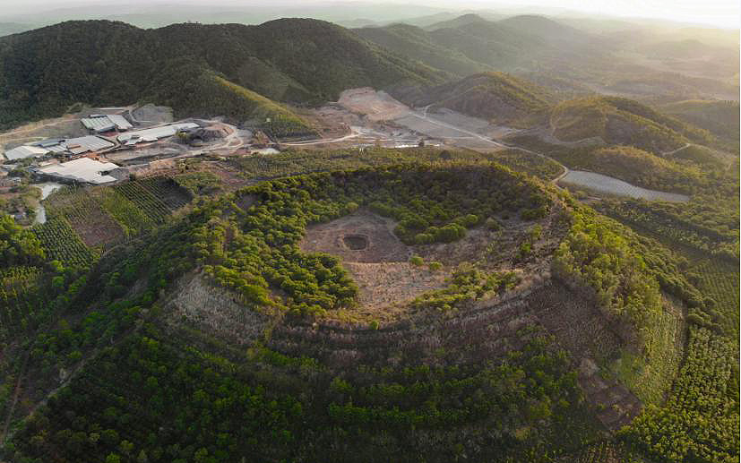 Núi lửa Băng Mo. (Ảnh: DAKNONGGEOPARK) Công viên địa chất Đắk Nông- điểm khám phá đầy hứa hẹn -0
