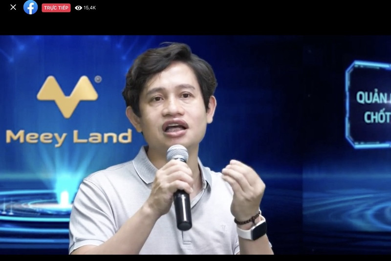 Ông Hoàng Mai Chung trả lời các thắc mắc của người xem livestream. Ứng dụng Quản lý khách hàng và nguồn hàng dành riêng cho nhà môi giới bất động sản - Meey CRM -0