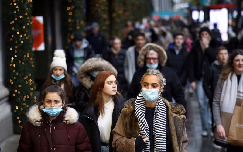 Phố Oxford tại thủ đô London, Anh, tháng 12/2021. (Ảnh: Reuters)