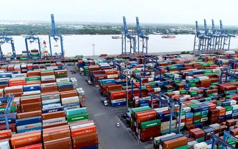 Hải quan TP Hồ Chí Minh giải quyết vướng mắc hàng hóa quá cảnh -0