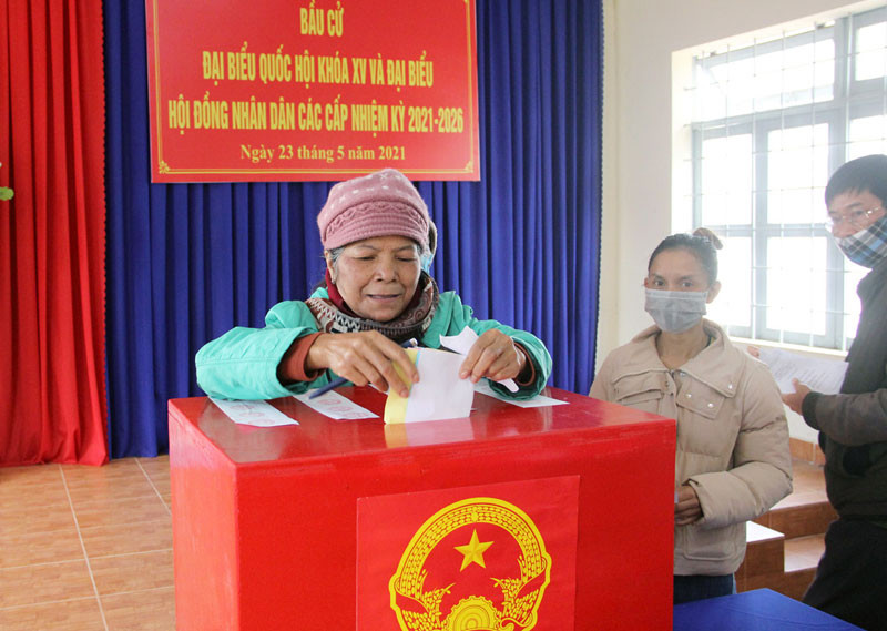 Lá phiếu của niềm tin. Đồng bào các dân tộc nam Tây Nguyên hòa chung ngày hội non sông -0