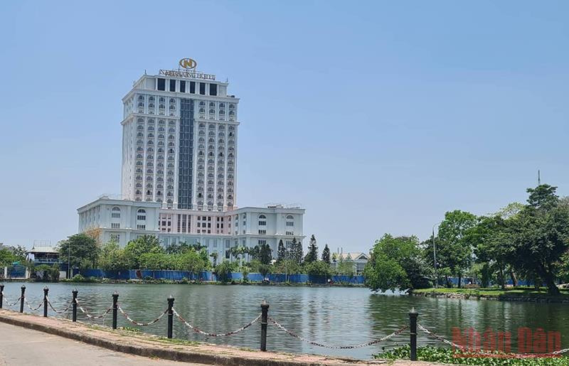 Khách sạn Nam Cường (phường Lộc Vượng, thành phố Nam Định), tiêu chuẩn 4 sao được bố trí làm nơi ăn nghỉ cho các đội tuyển dự bảng B môn bóng đá nam SEA Games 31. Nam Định đón các đoàn môn bóng đá nam SEA Games 31 -0