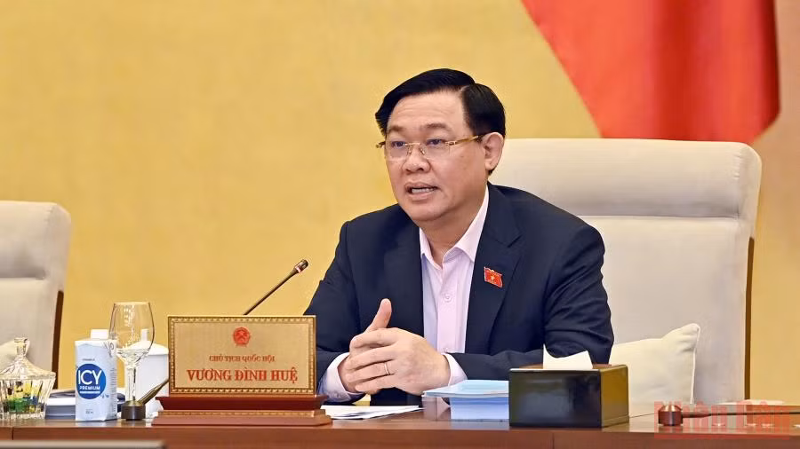 Chủ tịch Quốc hội Vương Đình Huệ phát biểu ý kiến tại phiên họp. (Ảnh: DUY LINH)