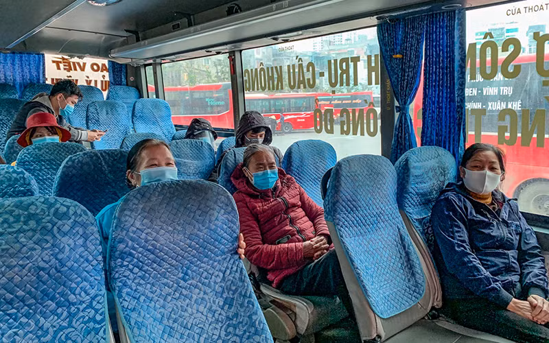 Bến xe đìu hiu ngày giáp Tết Dương lịch -2