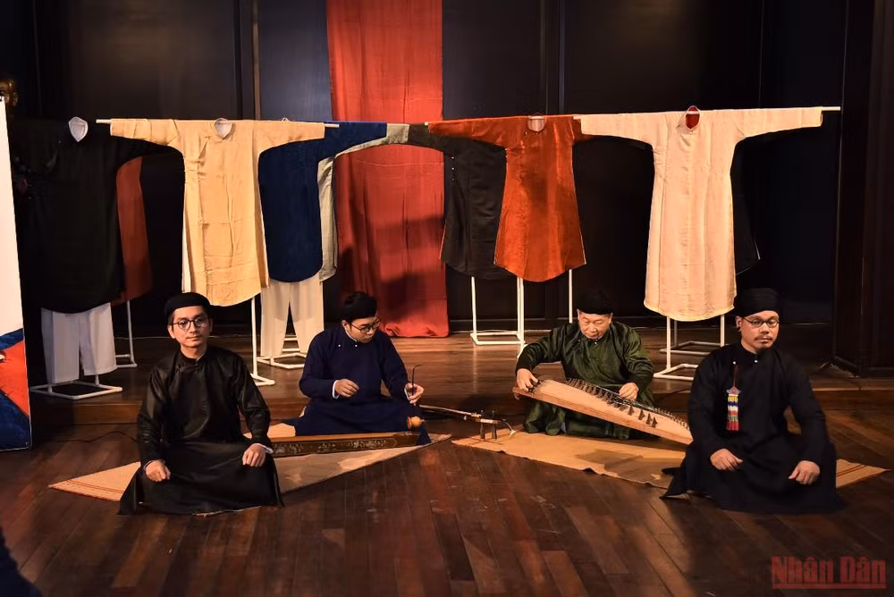 Thúc đẩy áo dài ngũ thân về đúng giá trị của một di sản văn hóa -0